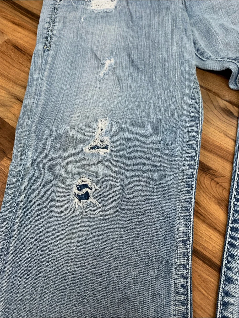Silver Jeans Sam Boyfriend Cut Women’s Distressed Jeans Size 29 x 28 99% Cotton